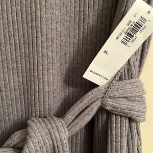 Women’s dress Old Navy NWT gray with belt XL.